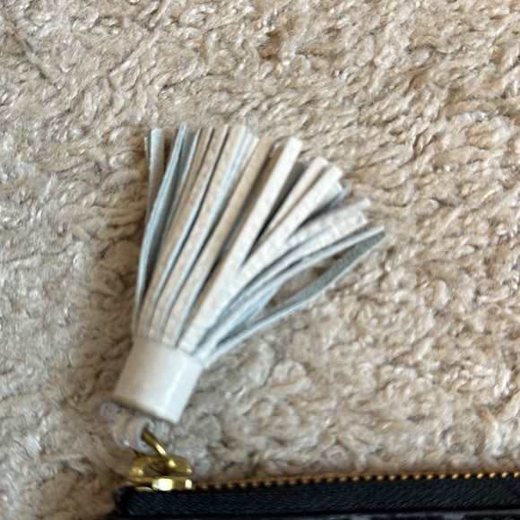 NWOT Fossil Key Design Tassel Wristlet - Picture 3 of 5
